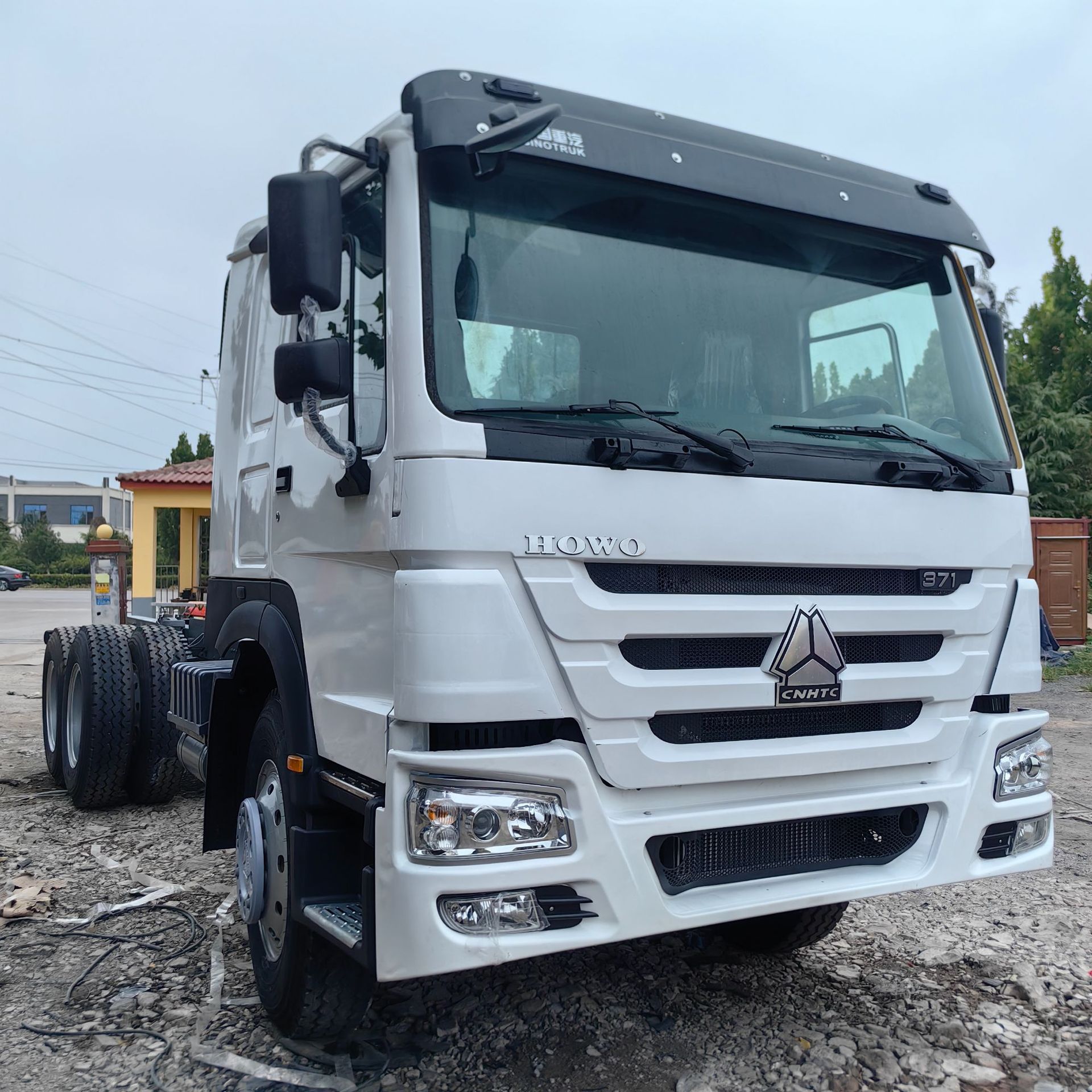 Продажа африканского тягача Howo, 6×4, 90% новый, для порта и причала, контейнерный полуприцеп-тягач