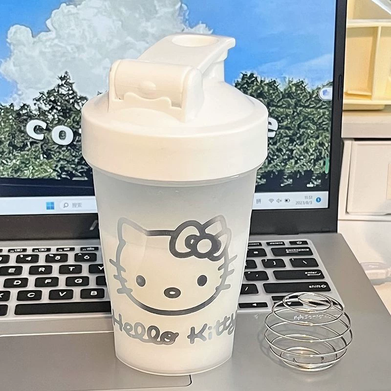 Plastic handheld shaker cup, 400 ml, cute character print, flip‑lid leakproof design