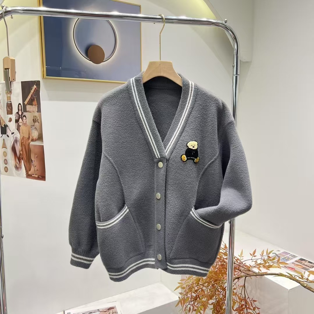 ​​Women's Cozy Bear-Pattern Knit Cardigan – Solid Color College Style Sweater (Mint/Black/Ash/Apricot, One Size Fits Most)​​_voghion.com