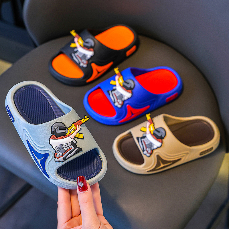 Niños comer zapatillas de pollo para niños verano 2025 nuevo antiderrapante en el hogar interior y exterior zapatillas silenciosas de dibujos animados suaves