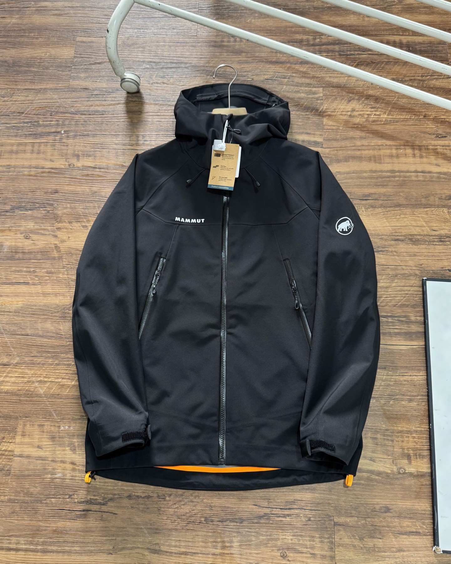 Mamut pareja 3K deportes al aire libre aves a prueba de viento impermeable con capuz de capa suave abrigo de asalto chaqueta