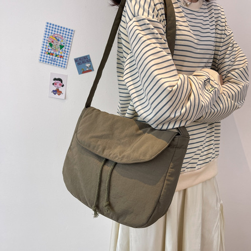 Japanese postman bag female student class messenger bag large capacity cloth bag ins literary canvas bag solid color shoulder bag