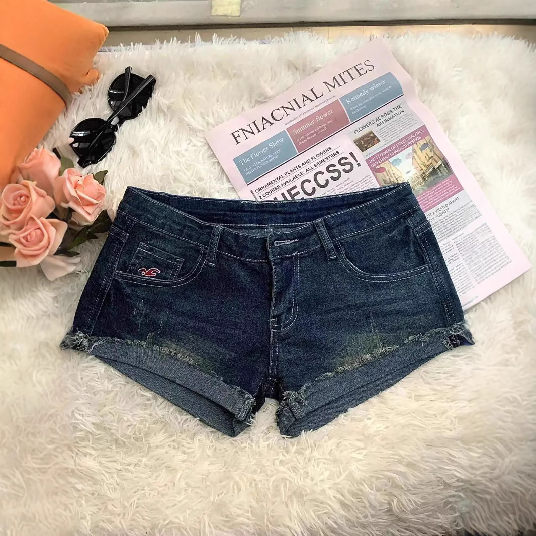 レトロなデザインのカールジーンズ女性のための夏のホットガールセクシーなローウエスト超ショートパンツタイトなヒップカバーホットパンツ