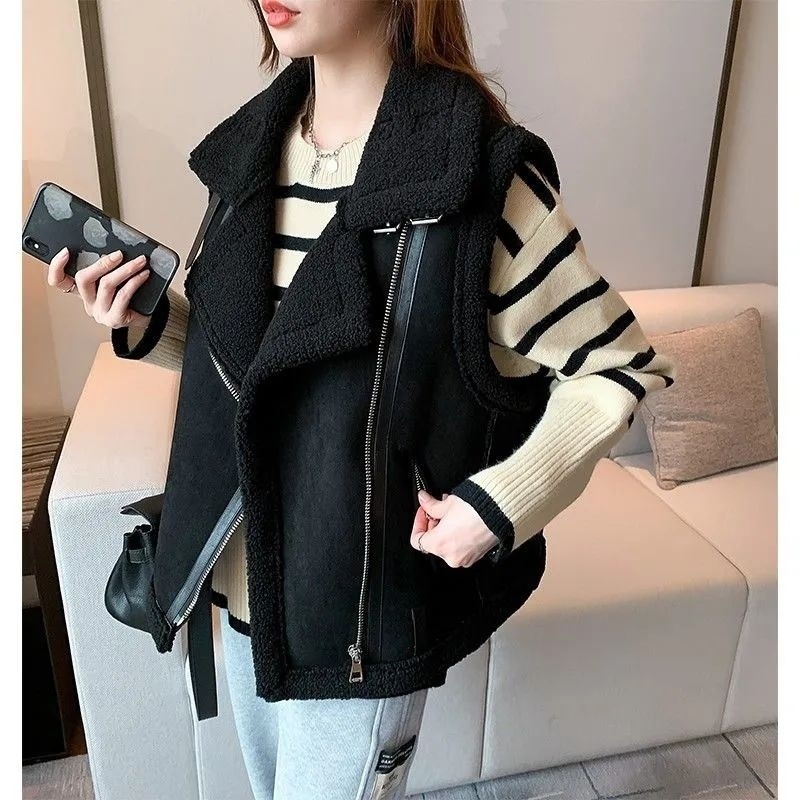 Película en un chaleco de mujer otoño y invierno nuevo suelto estilo coreano aire extranjero plegado con caballo de cordero clip de caballo mujer