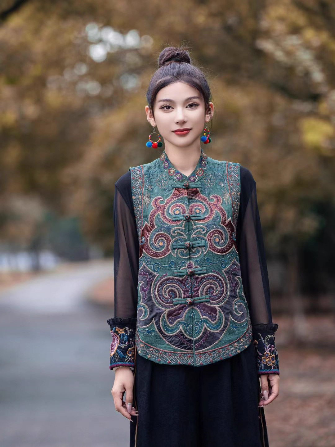 Ingeniería pesada bordada cara clip caballo mujer 2025 estilo de otoño collar hebilla de hombro jacquard estilo nacional nuevo chaleco image 2