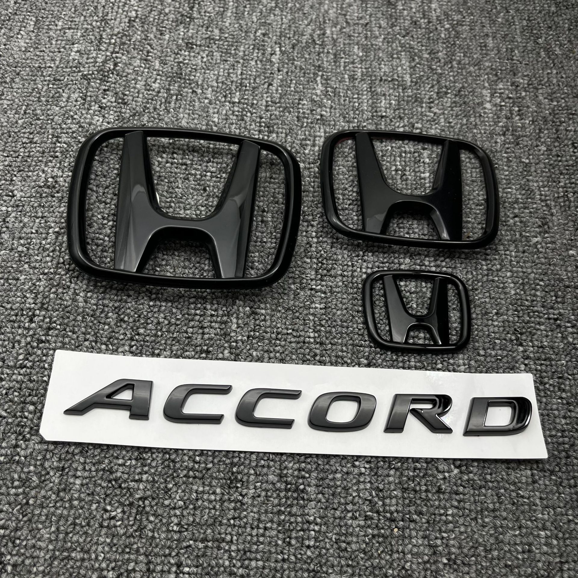 Suitable for Honda Accord Tenth Generation Modification, Front and Rear Car Logos, Steering Wheel Logo, Accord Lettering, Tail Label Sticker, Set of Decorative Labels