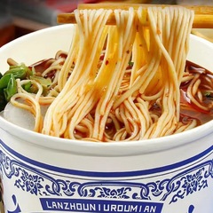 Lanzhou beef ramen whole box barreled no-cook instant noodles non-fried instant noodles nutritious meal replacement late night snack fast food wholesale