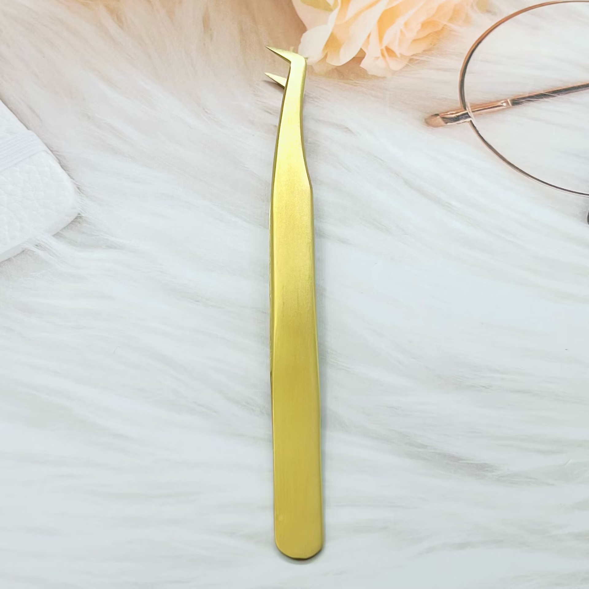 (진주 금) 폭발적인 작은 둥근 머리 독수리 부리