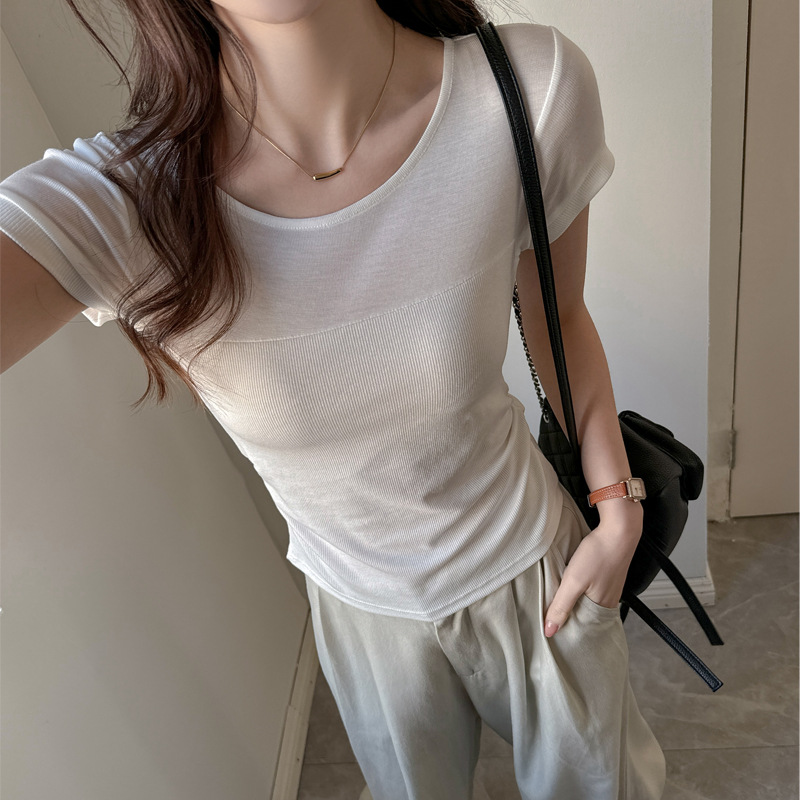 하얀색