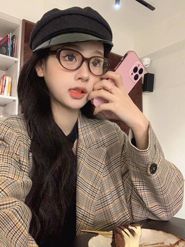 Retro Korean cat eyes, orange cat, black frame, plain makeup artifact, high-end sense, slimming for square and round faces, can be equipped with prescription myopia glasses