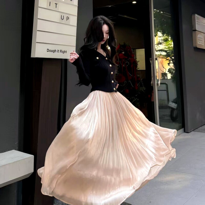 Island Satin Large Hemline Shimmering Skirt Women's Spring/Summer 2026 New High-Waisted Slimming A-Line Long Skirt