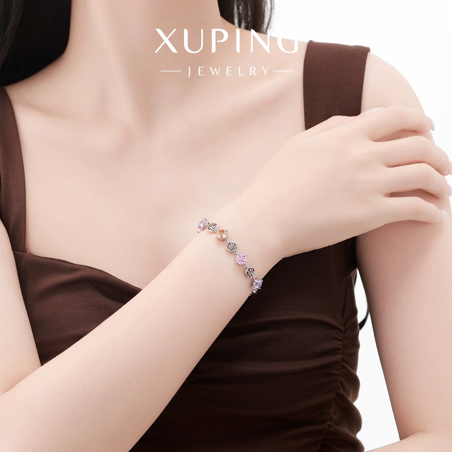 Xuping colección de lujo ligero estilo Fu-tipo empalme pulsera incrustado geométrico circular zircon hebilla temperamento joyería