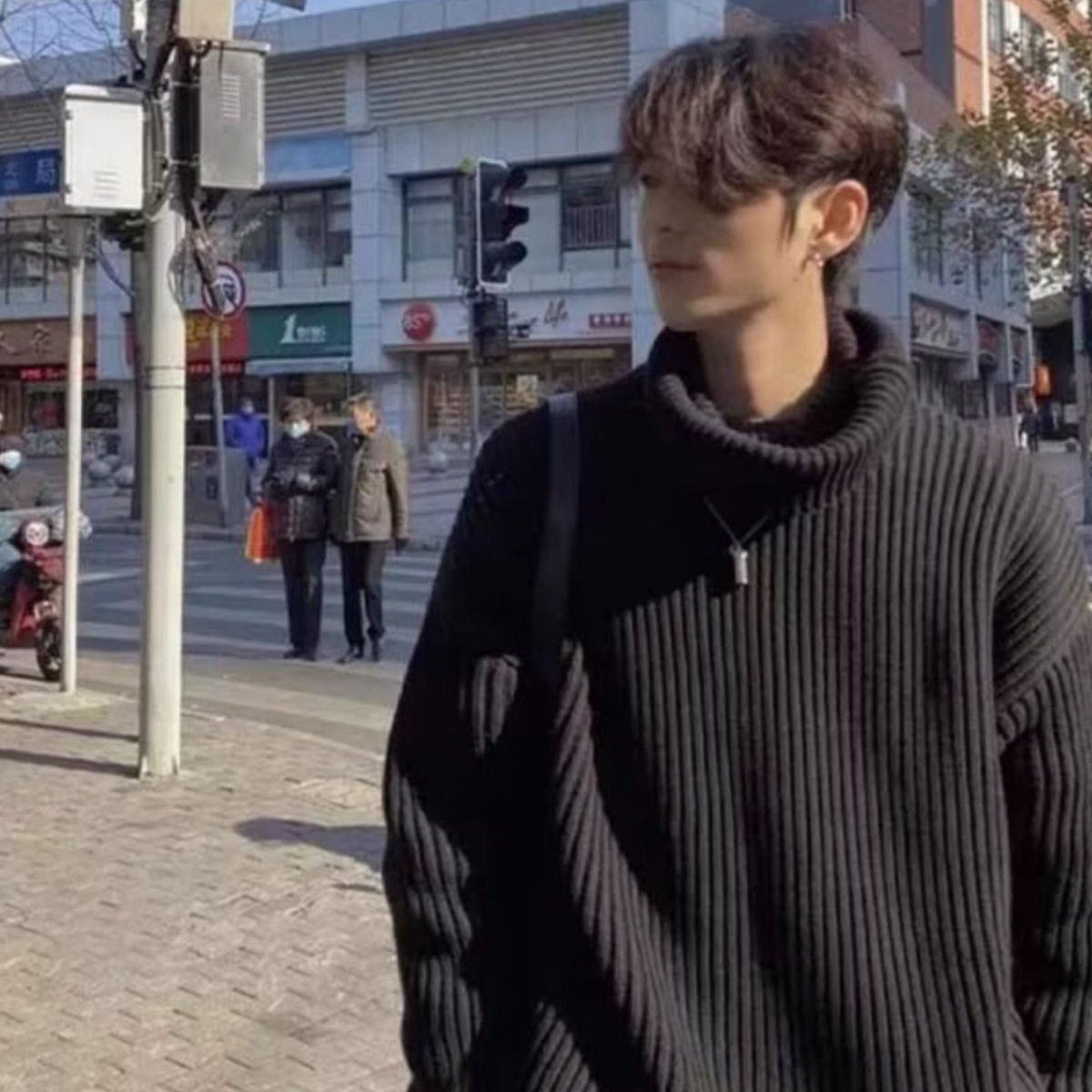 Suéter de punto grueso de color sólido japonés de invierno, suéter cálido de cuello alto suelto de moda para hombres y mujeres