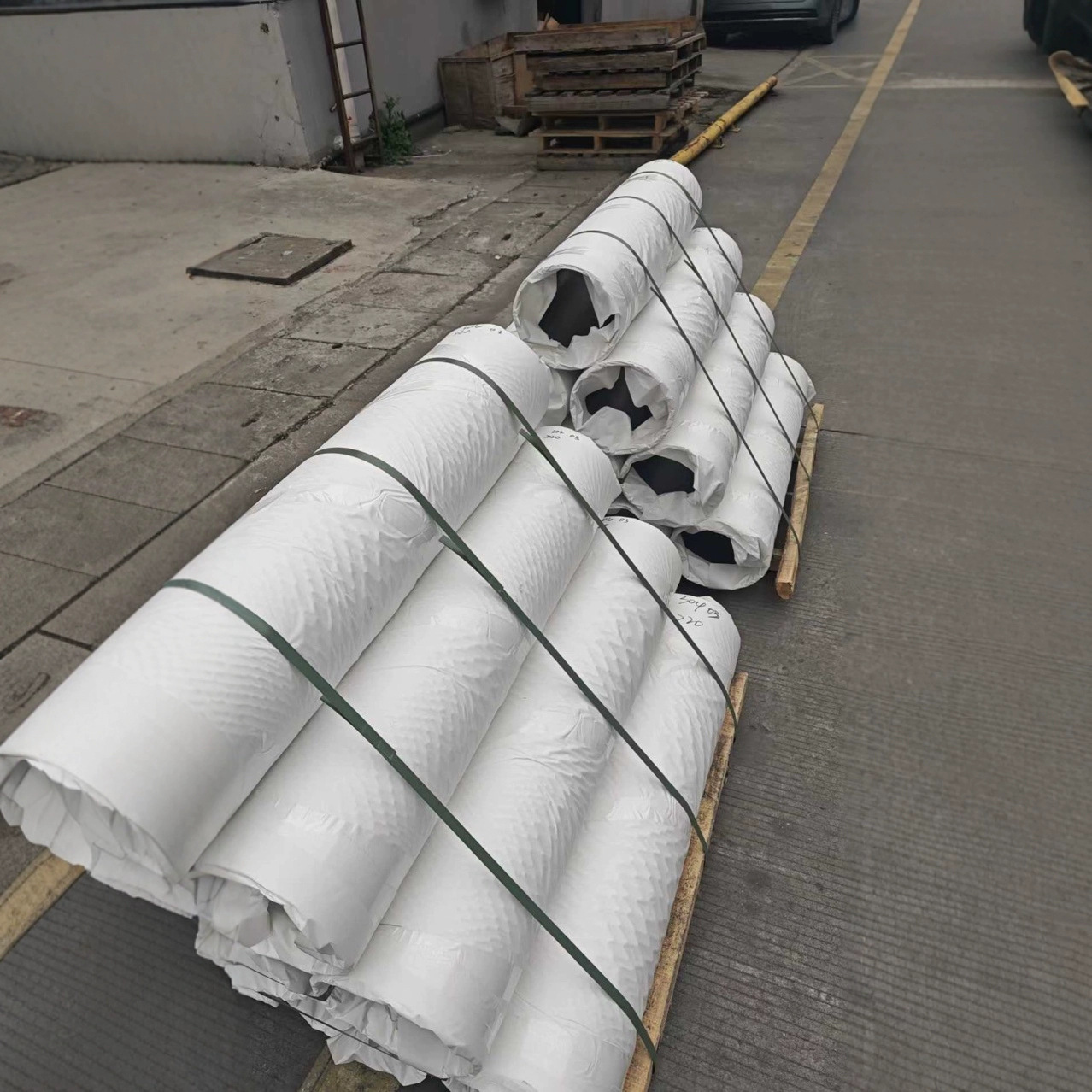 ¡Edición de tuberías! Placa de acero inoxidable 304 0.3 / 0.4 / 0.5mm de ancho 1m de aislamiento térmico anticorrosión