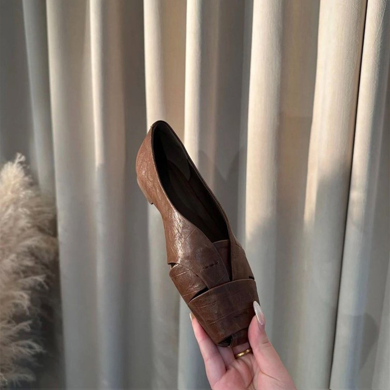 2025 primavera y otoño nuevo tacones cuadrados de moda versátil zapatos de una sola boca superficial perezoso zapatos de cuero de mujer