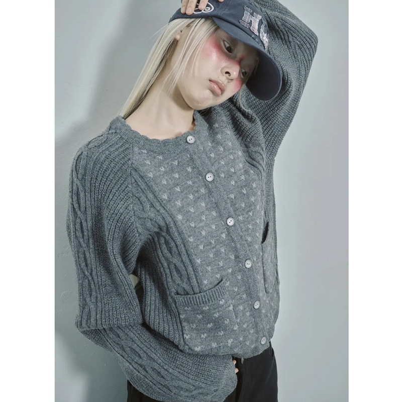 In Stock H*Ugyourskin New Lace Round Neck Heart-Shaped Small Floral Knit Cardigan Vintage Light Cashmere-Like Sweater