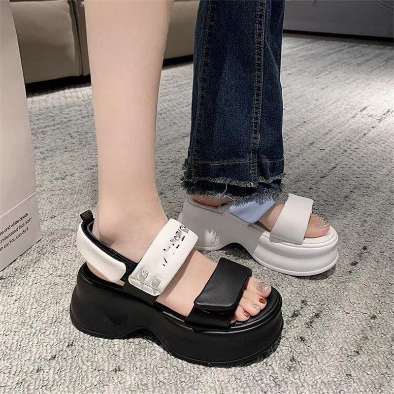 2026 nuevo estilo de verano muffin suave fondo grueso estilo deportivo casual con temperamento versátil sandalias para mujeres