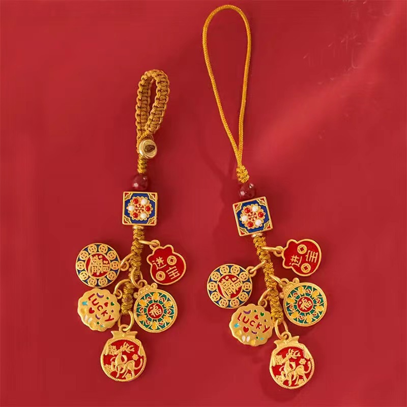 "Daily Income of Wealth" keychain pendant, high-end and personalized, for men, symbolizing peace, prosperity, and good fortune; a men's bag charm and phone chain.