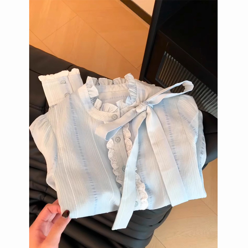 Lace spring shirt with bow