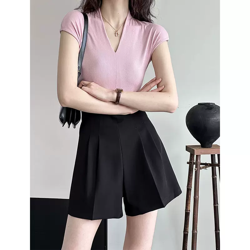 橘芷 2025夏季新款V领短袖上衣女韩系简约宽松高级感纯欲T恤2573