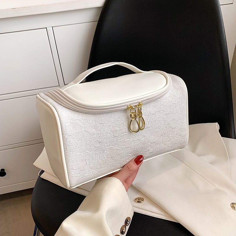 Cosmetic bag