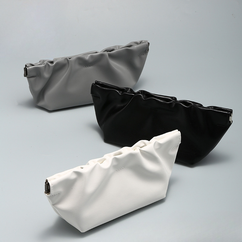 Factory wholesale GM new black leather spring cloud bag sunglasses storage bag large capacity glasses case Factory wholesale GM new black leather spring cloud bag sunglasses storage bag large capacity glasses case