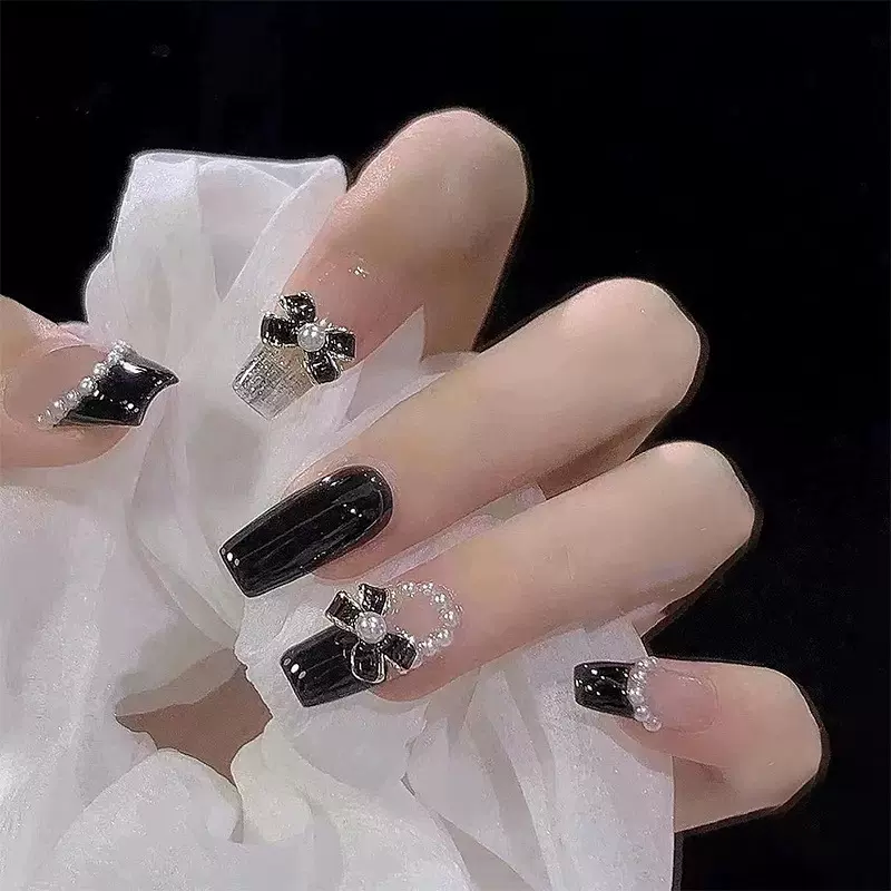 秋冬款黑暗系穿戴甲珍珠蝴蝶结气质甜酷女孩美甲片显白nails