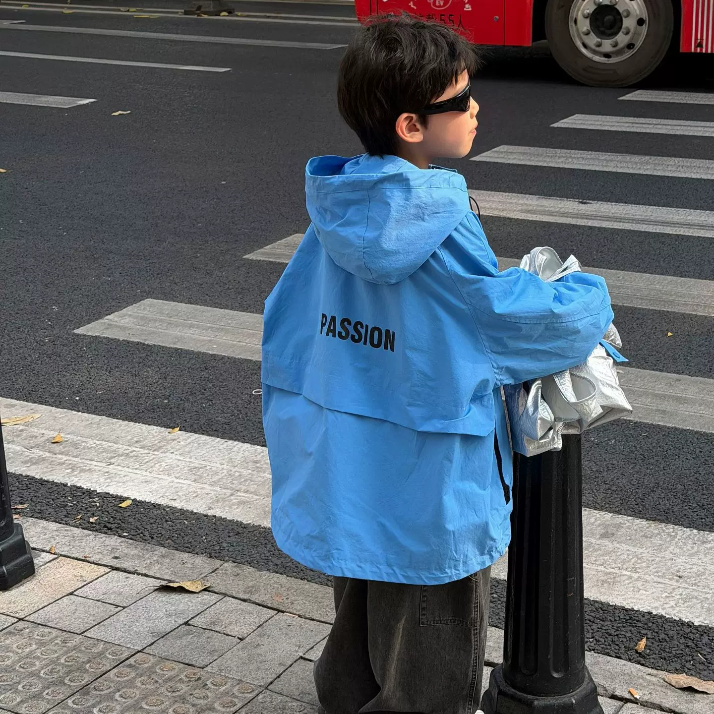 泰如2026春季新款儿童户外冲锋衣外套男童帅气休闲防风连帽外套潮