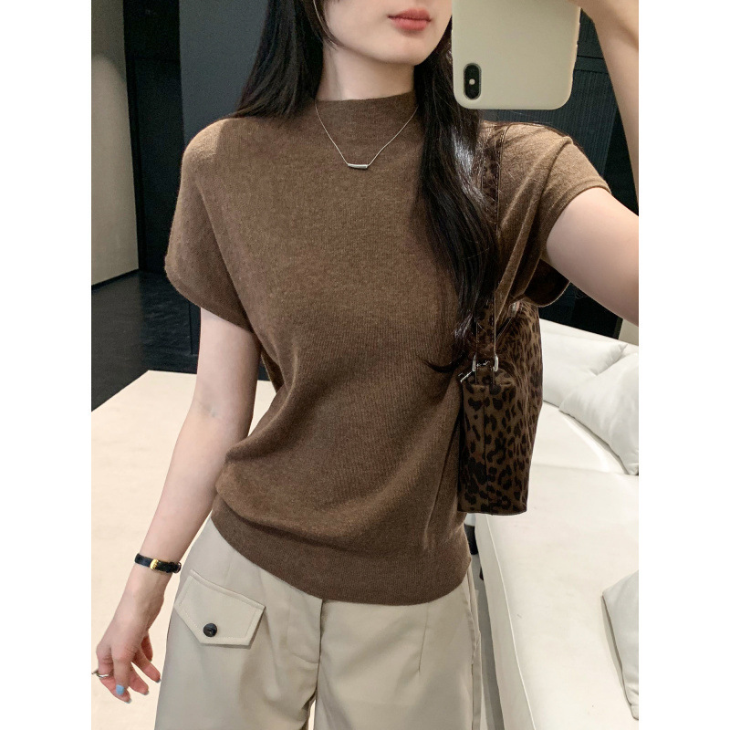 [in Stock] Half-Turtleneck Sleeveless Knit Sweater, Summer Slim-Fit Design, Waist-Cinching High-End Sweater Top