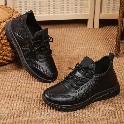 Leisure Women's Leather Waterproof Oil-Resistant Full Black Slip-Resistant Work Shoes for Women Running Shoes Lightweight Soft Sole Sports Shoes for Women