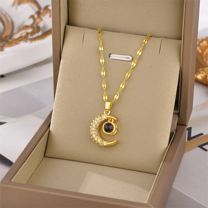 Collar de acero de titanio para mujeres simple y versátil estilo ligero de lujo nicho diseño de alta calidad no decoloración joyería de cadena de clavícula al por mayor