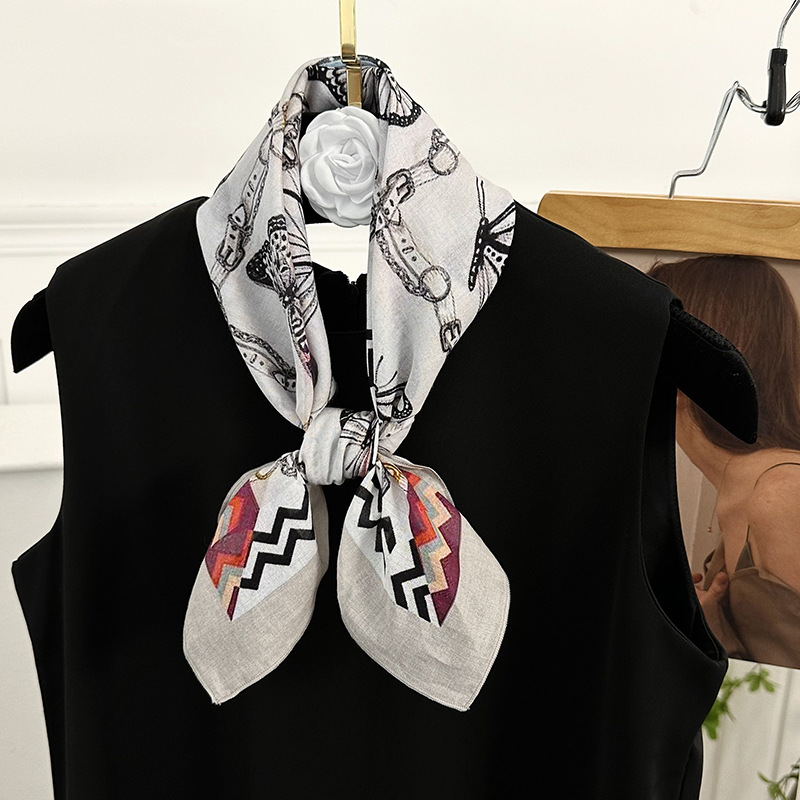 Una toalla de seda de algodón cuello pequeña toalla cuadrada de alta calidad nueva toalla de punto de onda universal correa de pelo protector de cuello pequeño chal