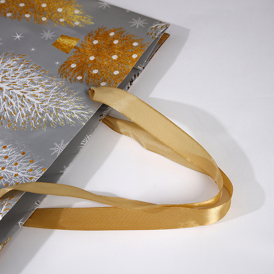 Bolsa de regalo portátil, bolsa de papel para embalaje de fiestas navideñas, bolsa de fondo plano con diseño de árbol de Navidad de dibujos animados, caja de regalo de edición limitada de Navidad