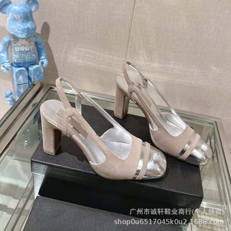 2024早春の新商品の色合わせの四角い頭と後ろの空のサンダルを合わせます。|undefined