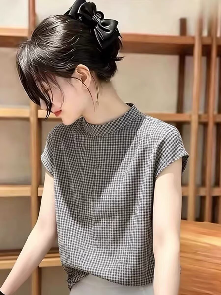 Áo thun nữ cổ tròn họa tiết kẻ caro phong cách casual — Trang chủ