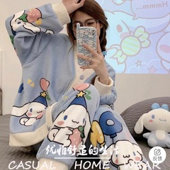 ベルベットのパジャマの女性秋と冬のベルベットの厚いアニメのかわいいフランネル秋冬の家庭服の外着の女性