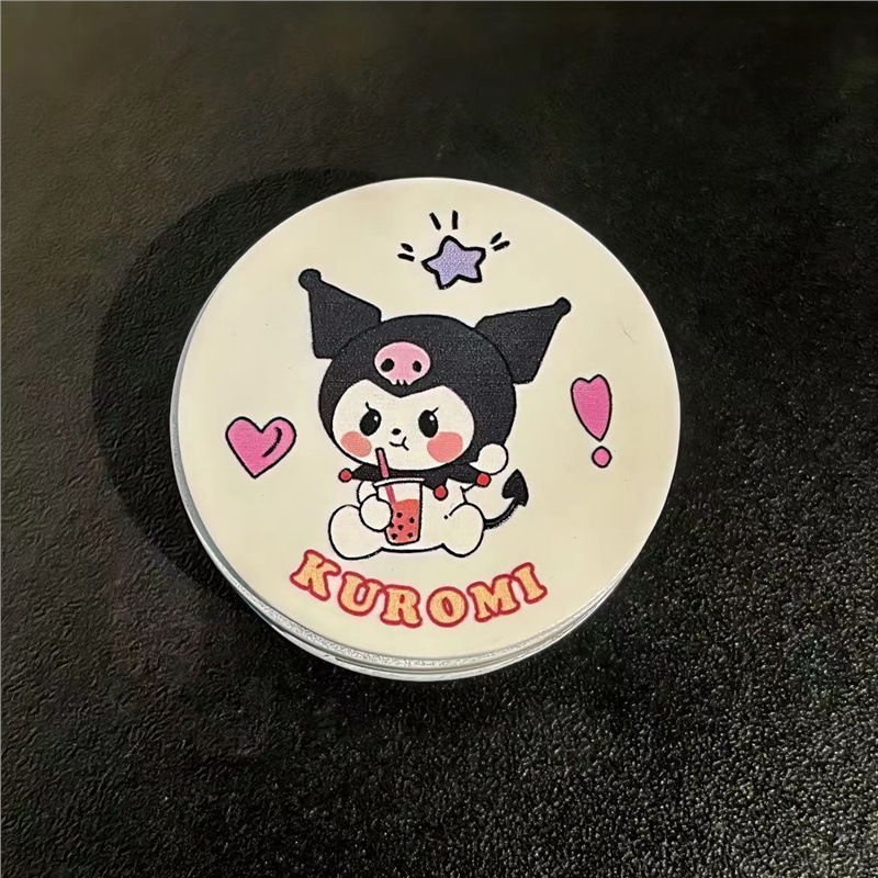 밀크티를 마시는 쿠로미