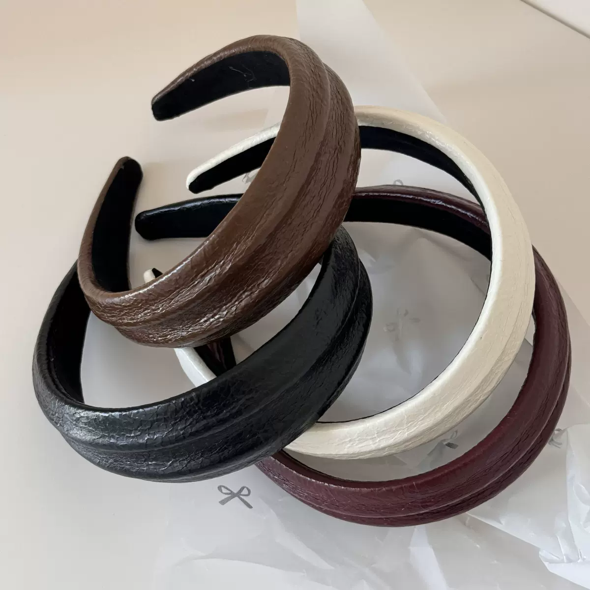 凹凸纯色PU皮亮面发箍复古酒红简约气质外出发卡高颅顶头箍发饰