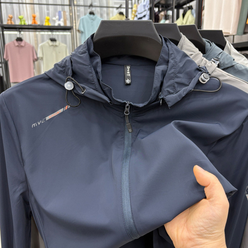 2025 ropa de protección solar de verano nuevos productos para hombres, sin costuras, moda con capucha, nueva ropa de piel para jóvenes y de mediana edad para hombres