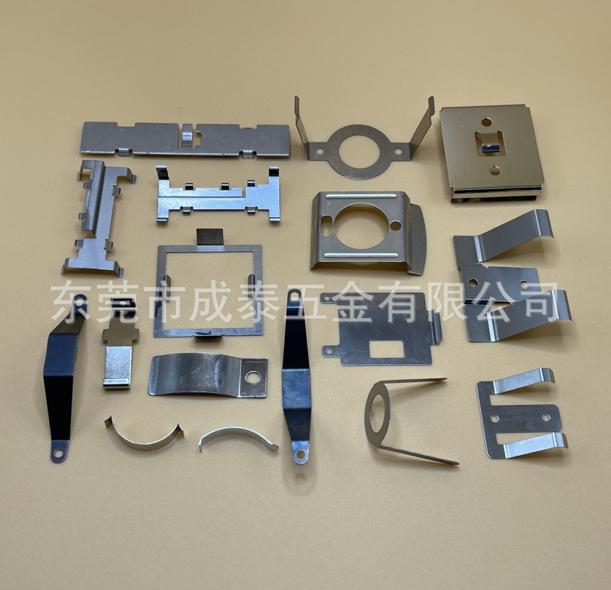 小五金冲压件加工金属片弹簧片卡扣不锈钢弹片冲压铜片折弯冲孔