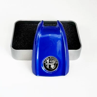 Car logo – Stelvio Carbon Fiber Pattern Key - black-label-electric-blue-back-cover