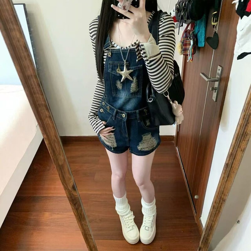 Unique design retro distressed vintage denim overalls for women, super short ripped jumpsuit for trendy girls Unique design retro distressed vintage denim overalls for women, super short ripped jumpsuit for trendy girls