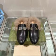 2025年新作 グレープママ同風ファースリッパ アウターウェア用 ラビットファーレイジーシューズ 包頭ハーフスリッパ フラットミュールシューズ