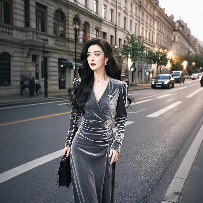 Autumn and Winter New Elegant Skirt Noble Formal Occasion High-grade Dress Dress Long-sleeved Grey Velvet dress Women