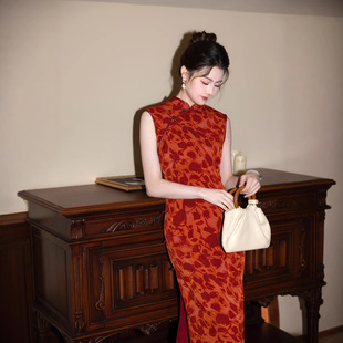 New Chinese Style Retro Red Improved Cheongsam 2025 Summer New Elegant Waist-Cinching Sleeveless Hong Kong Style Dress for Daily Wear
