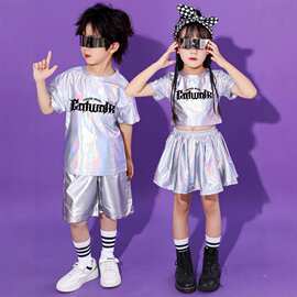六一儿童街舞演出服女童啦啦队服装幼儿园毕业照男童科技感套装潮