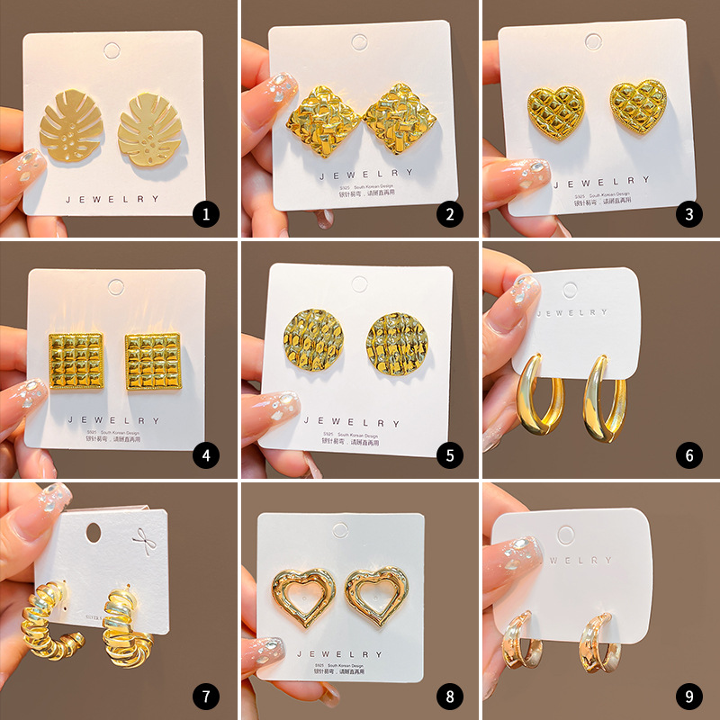 26g Weight 0.03µm-0.05µm Gold Plating Thickness Water Plating Gold Plating Process 1 Pair Fashion C Shape Square Heart Shape Alloy Earrings