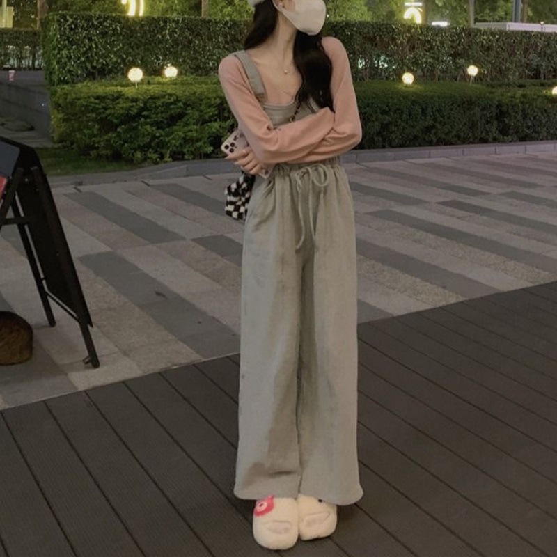Small person wears long sleeve T-shirt bottoming shirt with suspenders two-piece outdoor casual suit women's clothing a generation of hair