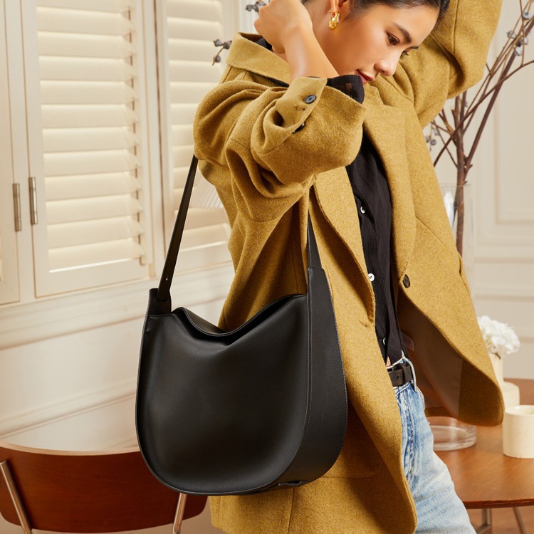 Tote leather large women's commuting 2024 new model, cowhide bucket bag, simple casual single shoulder crossbody bag_voghion.com