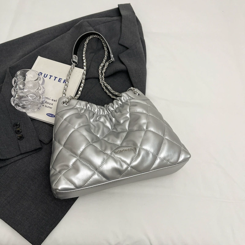 Емкая сумка через плечо с цепочным ремешком в стиле Chanel, модная цепная сумка, тренд сезона, 4 цвета